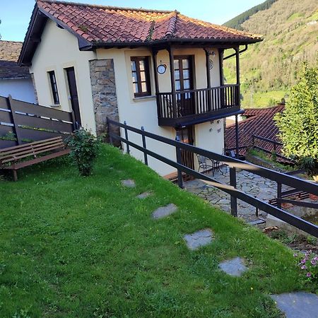 Вілла La Casina De Santulaya Кангас-дель-Нарсеа Екстер'єр фото