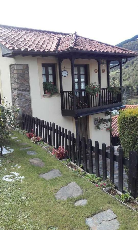 Вілла La Casina De Santulaya Кангас-дель-Нарсеа Екстер'єр фото